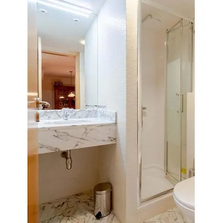 With 1 Bedroom Botel