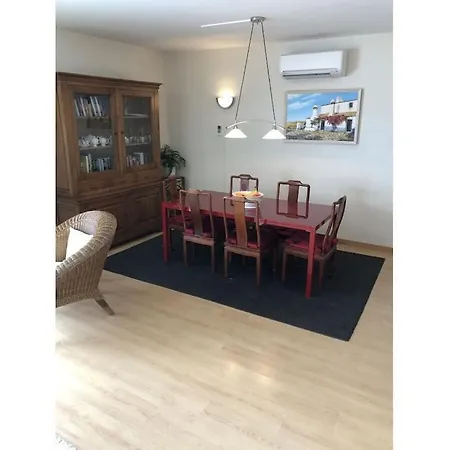 With 1 Bedroom Botel *