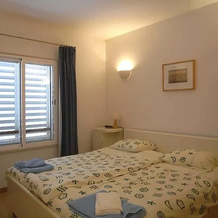 Botel With 1 Bedroom