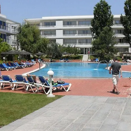 With 1 Bedroom Botel *
